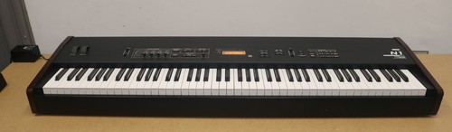 Korg synthesiser synth - korg, n1