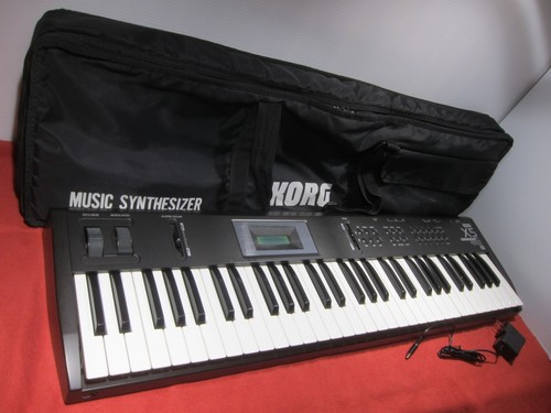 Korg music synthesizer - synthesizer, 61
