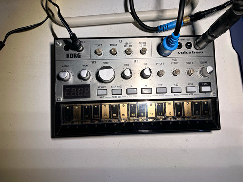 Korg volca bass analogue - volca,