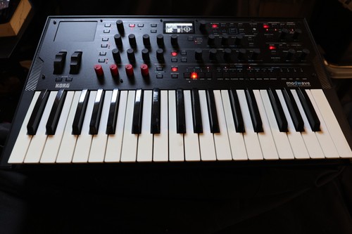 Korg modwave 37 keys - -,