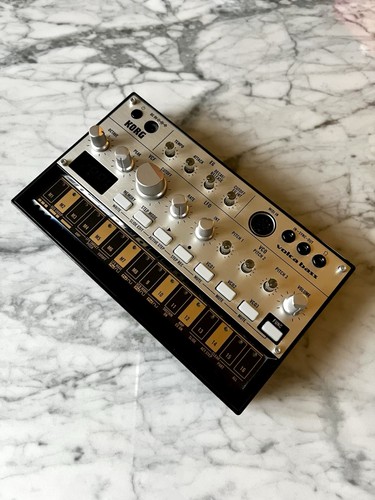 Korg volca bass - volca,